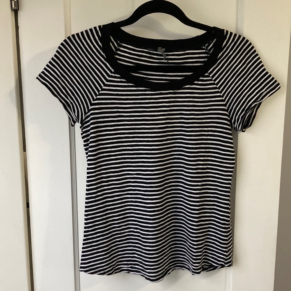 Classic Anthropologie black & white striped T-shirt XSmall